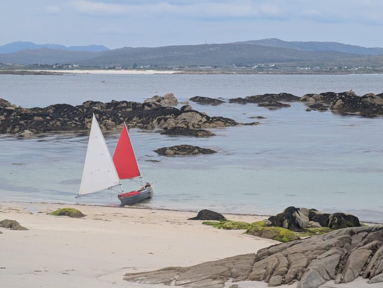 The canoe Ronan beach on a rocky locale