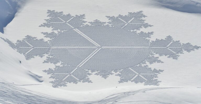 Giant peace symbol / snow flake drawing
