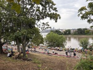 Some of the hundreds of boats lining up for the race start in Kansas City